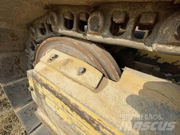 CAT D3K2 XL بلدوزرات مجنزرة
