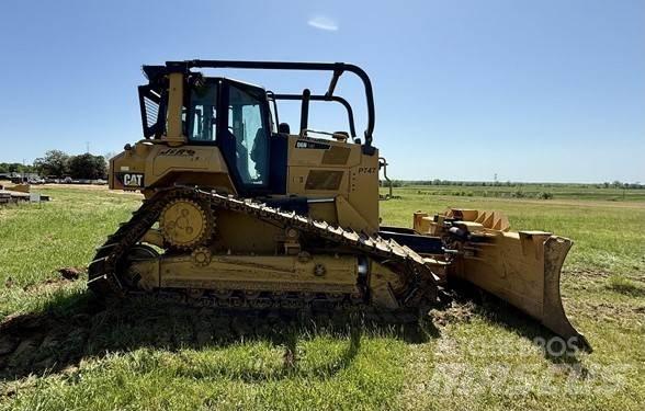 CAT D6N LGP بلدوزرات مجنزرة