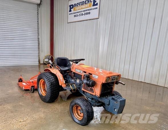 Kubota B7100 الجرارات