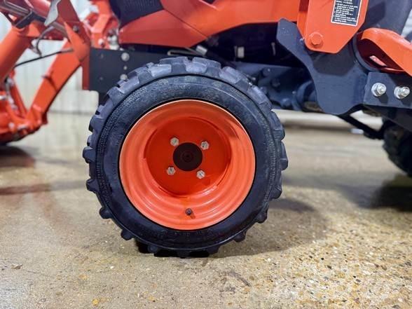 Kubota BX23S لوادر ذات جرافات عكسية