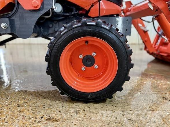 Kubota BX23S لوادر ذات جرافات عكسية