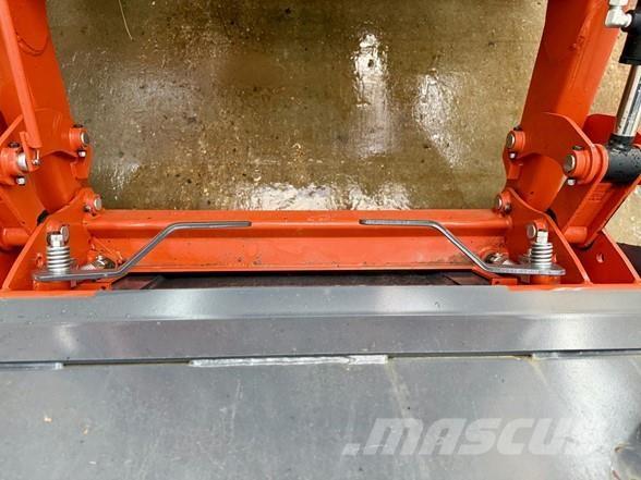 Kubota L47 لوادر ذات جرافات عكسية