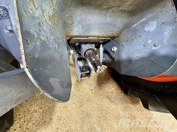 Kubota MX4700 الجرارات