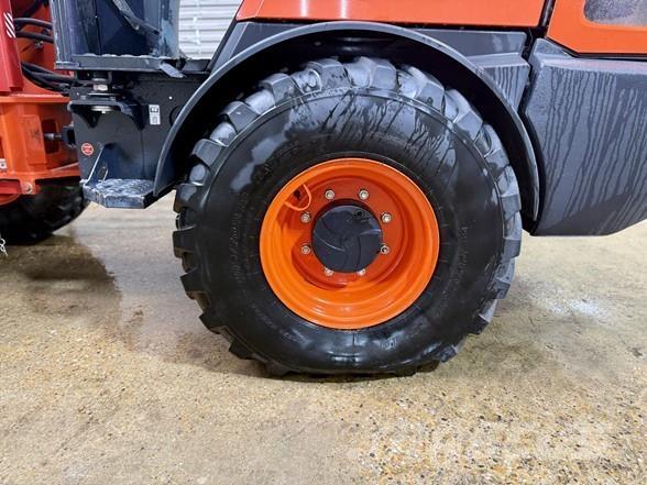Kubota R640 لوادر بعجل