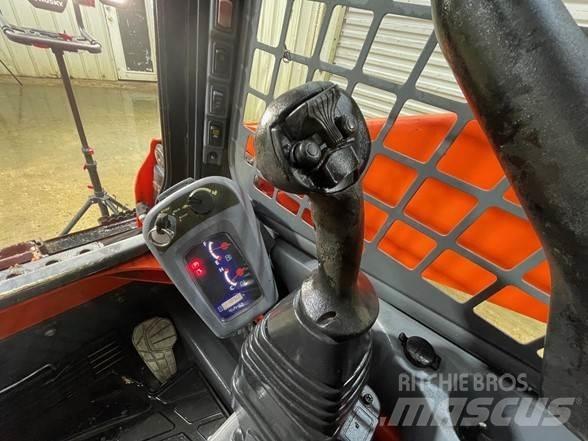 Kubota SSV65 لوادر انزلاقية التوجيه