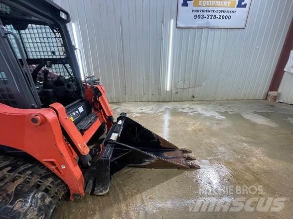 Kubota UB25 دلاء