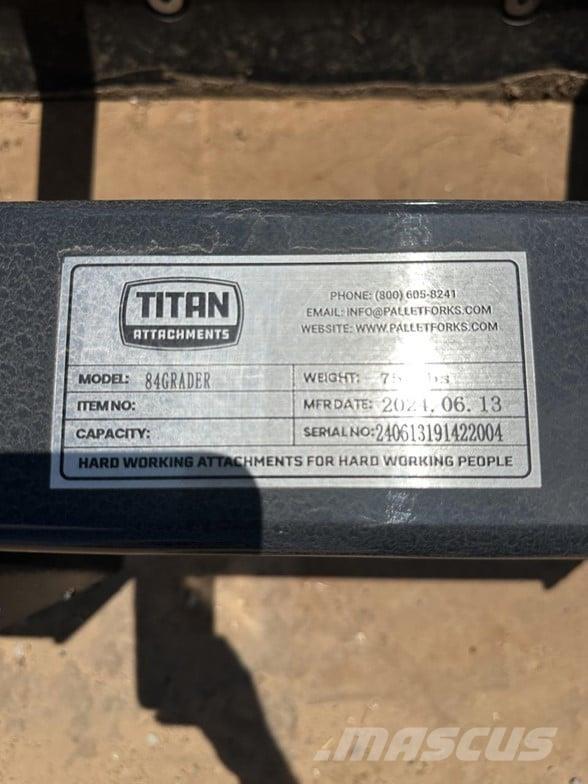 Titan  أخرى