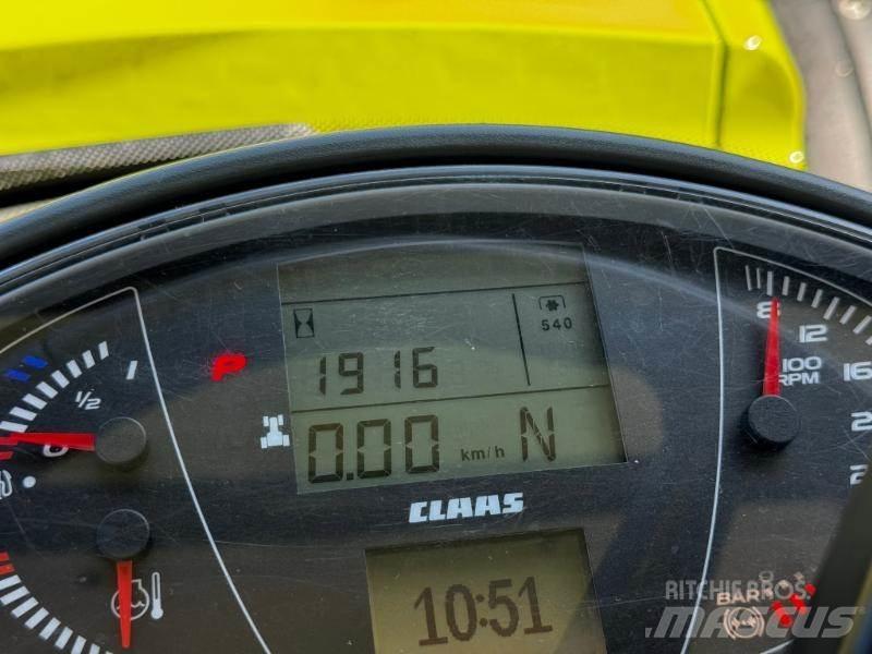 CLAAS AXION 870 الجرارات