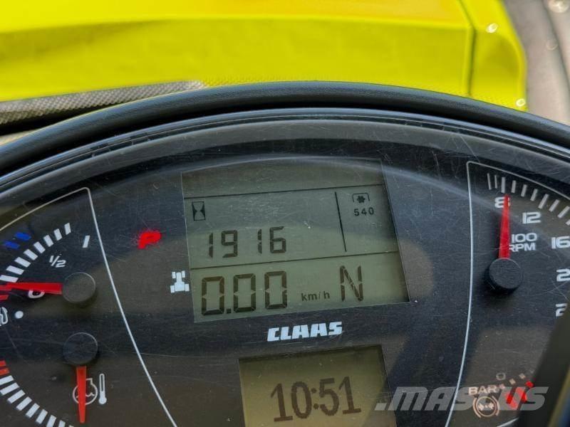 CLAAS AXION 870 الجرارات