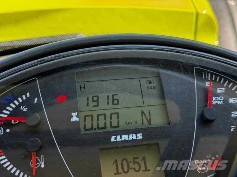 CLAAS AXION 870 الجرارات