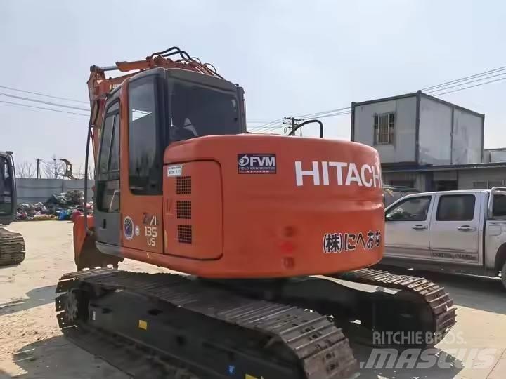 Hitachi ZX135 حفارات زحافة