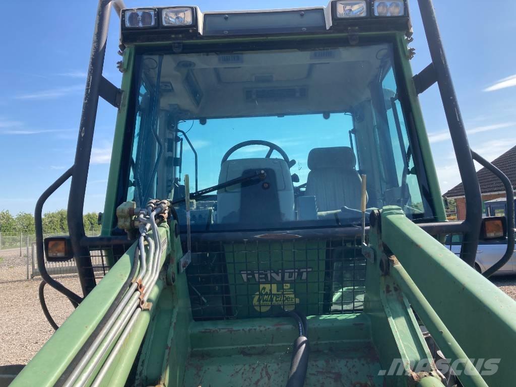 Fendt Xylon 524 لوادر وحفارات أمامية