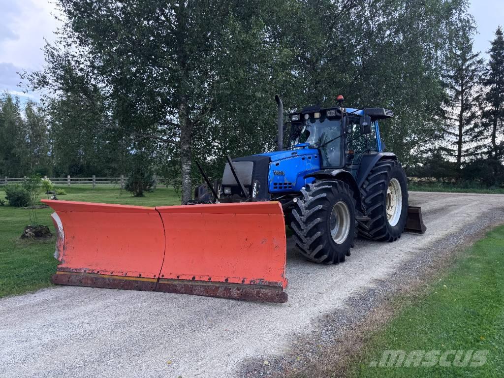 Valtra 8400-4 الجرارات