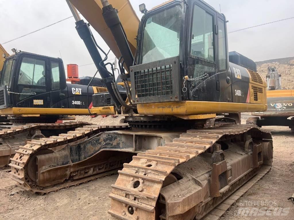 CAT 340D2L حفارات زحافة