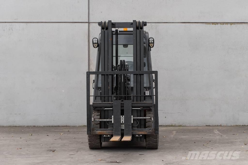 Manitou MI 30 D شاحنات الديزل