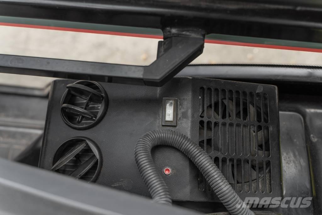 Manitou MI 30 D شاحنات الديزل