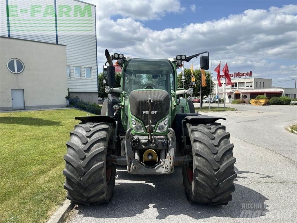 Fendt 718 vario الجرارات