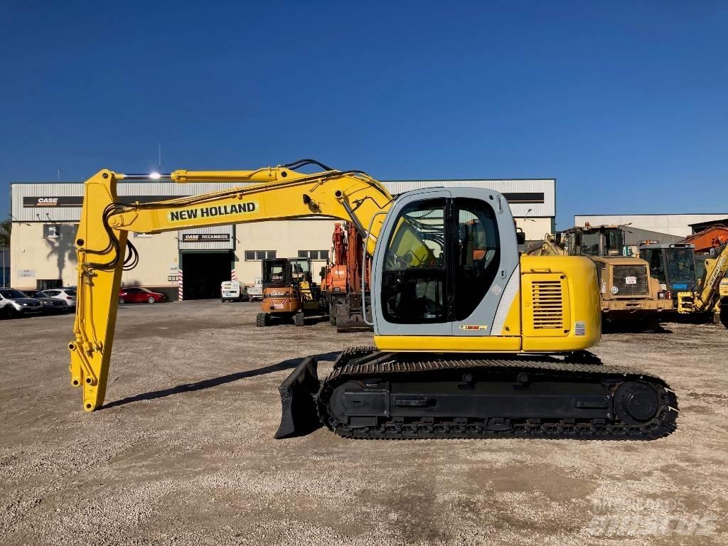 New Holland E 135 SR حفارات وسط 7 طن - 12 طن