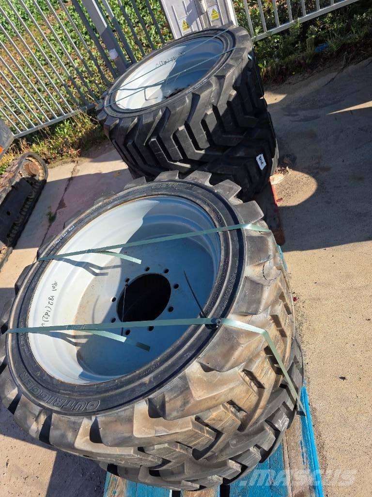 Genie Z 60/34 J الإطارات والعجلات والحافات