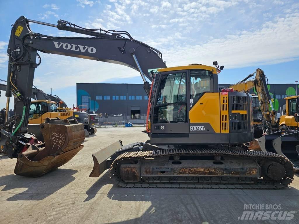 Volvo ECR235EL حفارات زحافة