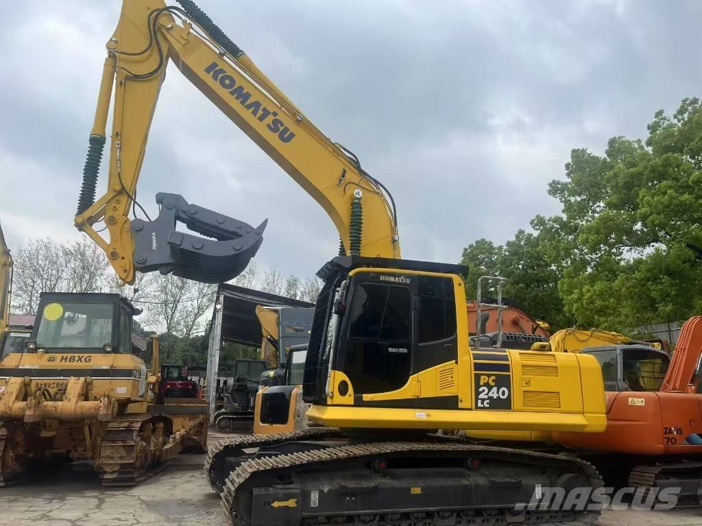 Komatsu PC 240 حفارات زحافة