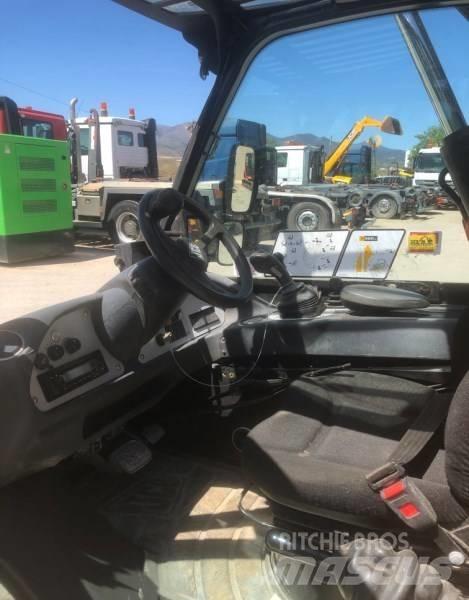 JCB 520-40 معدات مناولة لأغراض الزراعة