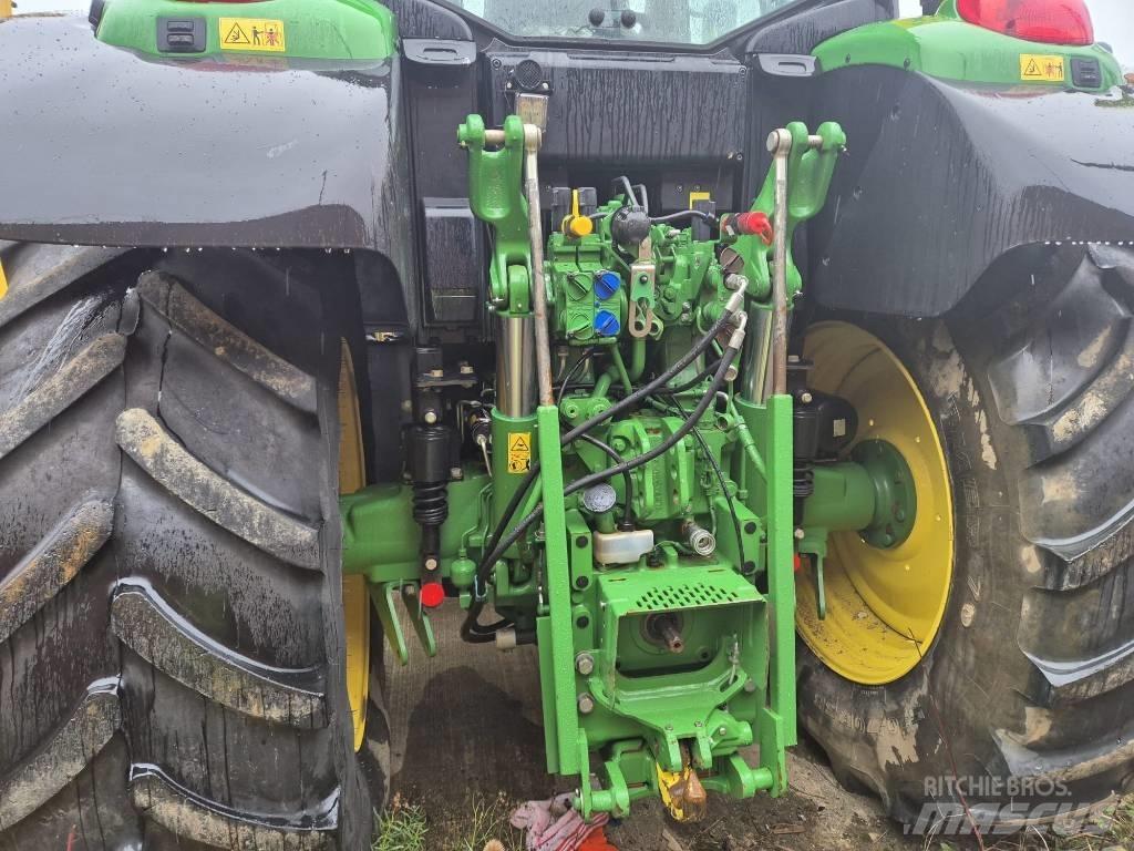 John Deere 6155 M الجرارات