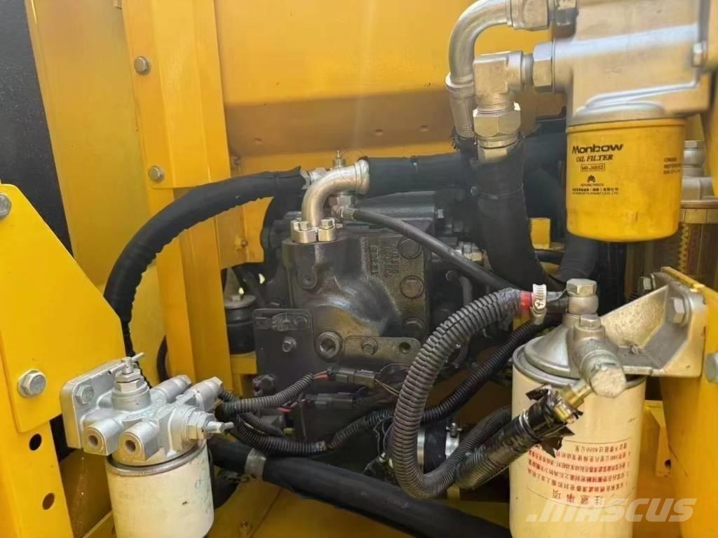 Komatsu PC 130 حفارات زحافة