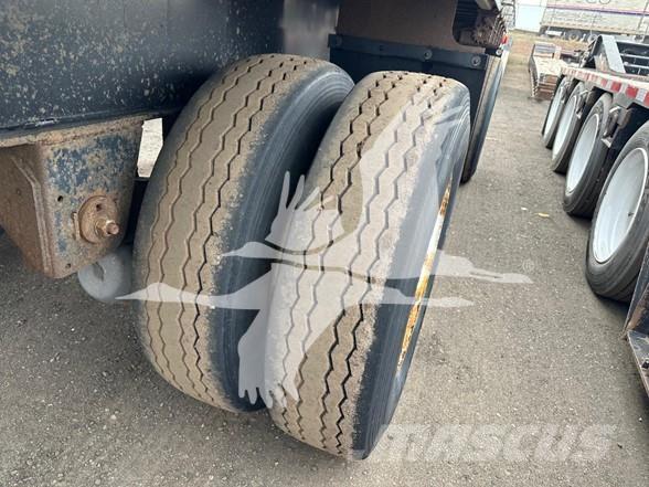 Utility 4000AE نصف مقطورات مسطحة / مفصلية الجوانب