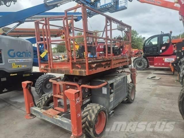 SkyJack 6832RT رافعات مقصية الشكل