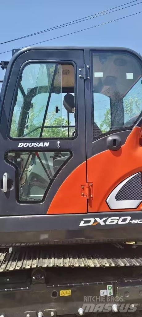 Doosan DX60 حفارات صغيرة أقل من 7 طن (حفارات صغيرة)