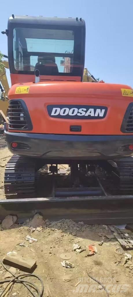 Doosan DX60 حفارات صغيرة أقل من 7 طن (حفارات صغيرة)