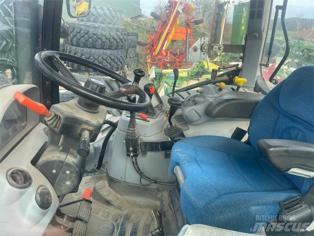 New Holland 6020 الجرارات