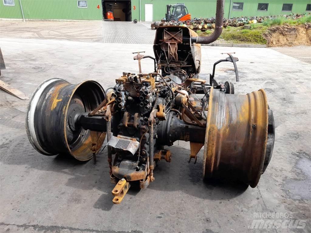 New Holland 8360 الجرارات