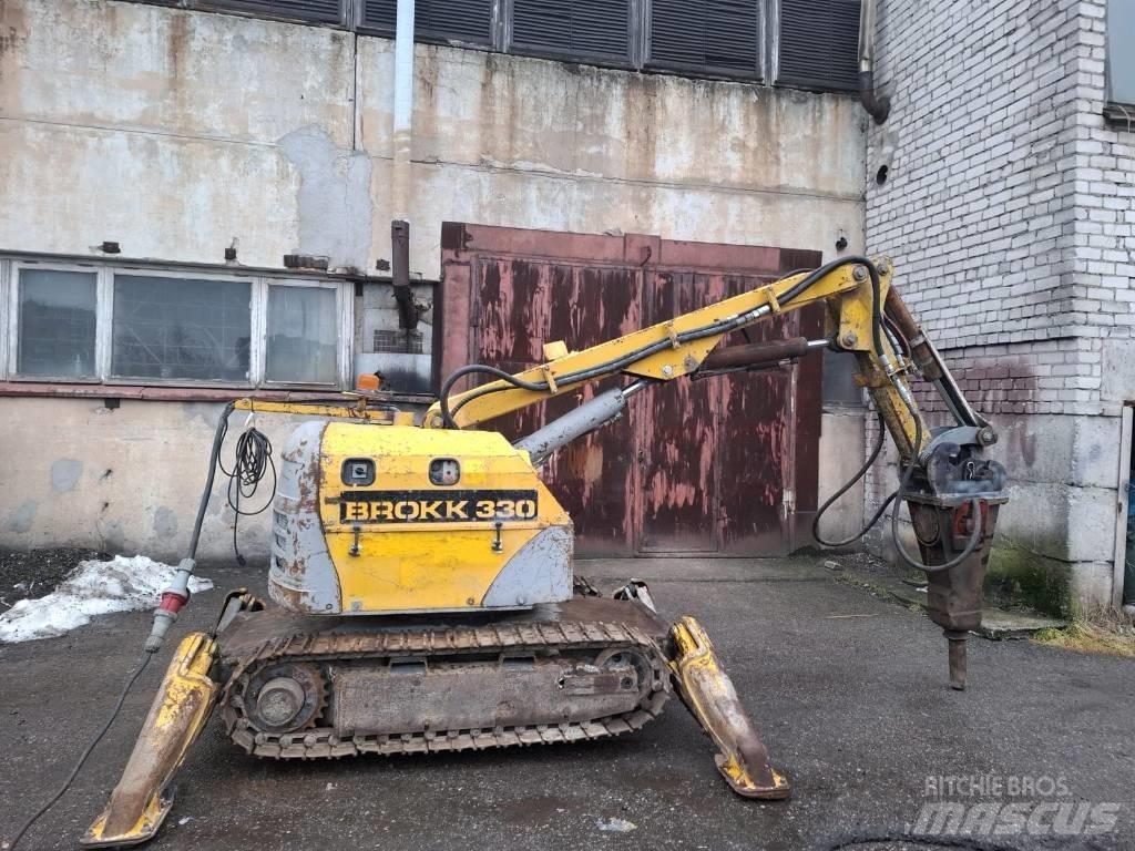 Brokk 330 حفارات هدم