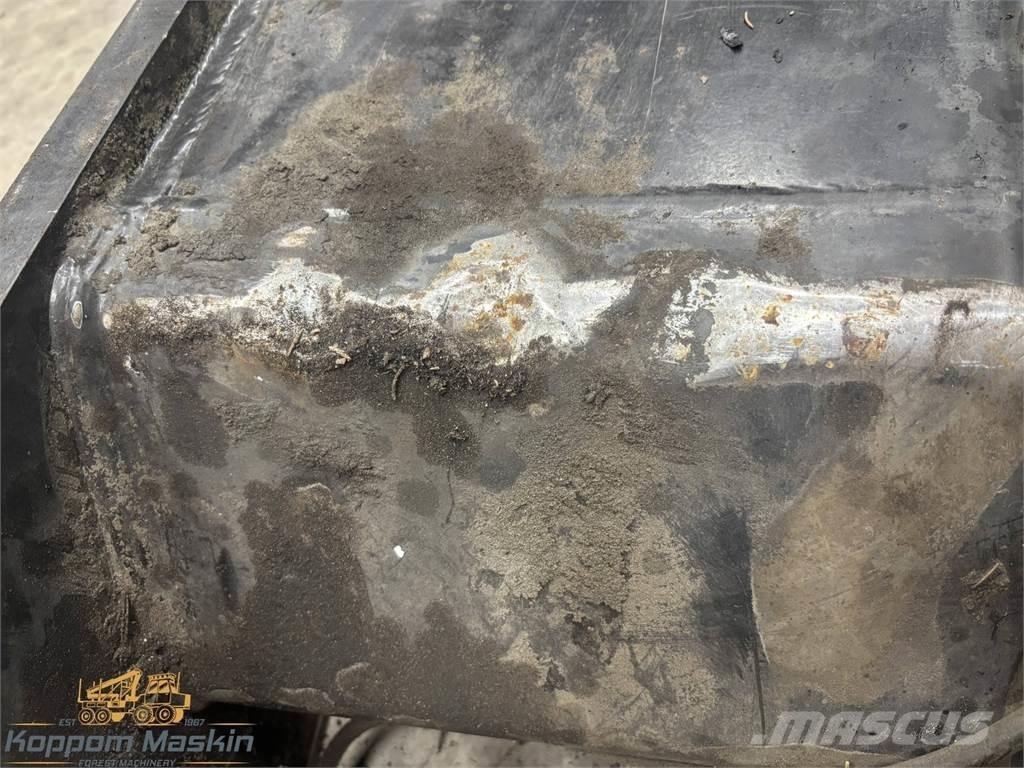 Komatsu 270H رافعات حصادات