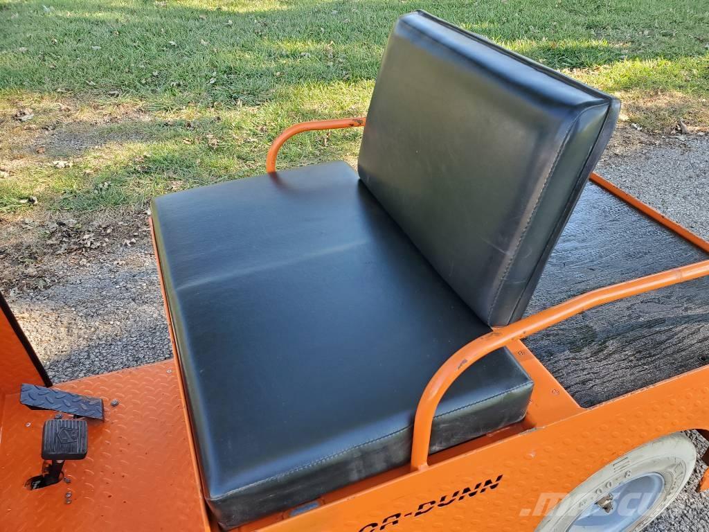 Taylor-Dunn SS536 شاحنة قاطرة