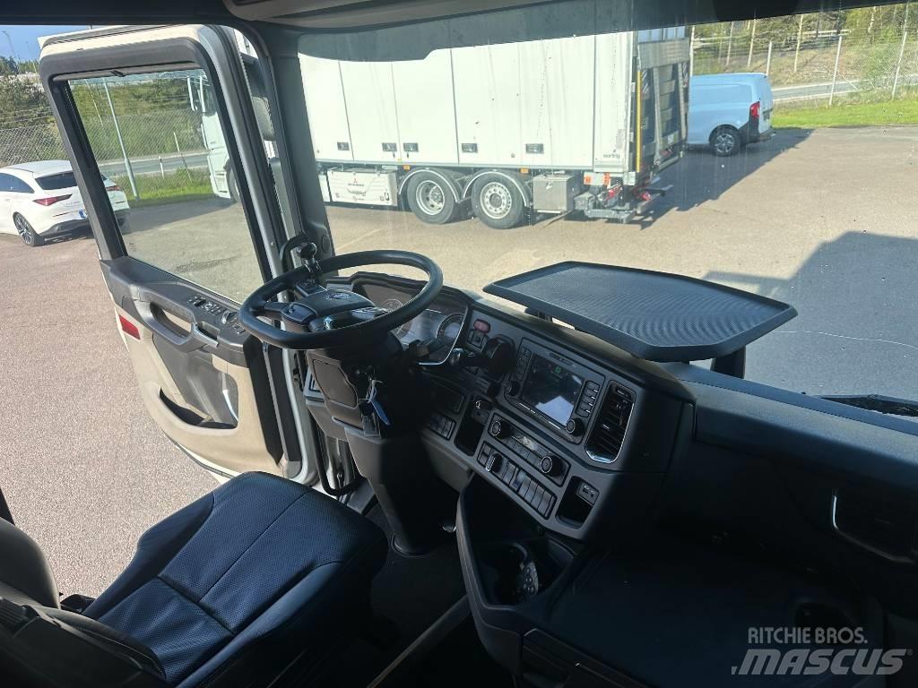 Scania R520B6X2NB شاحنات ذات هيكل صندوقي