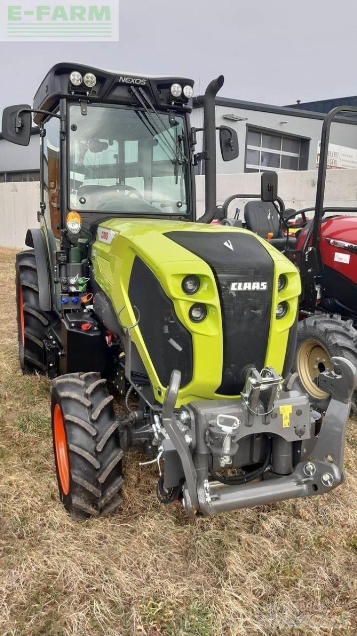 CLAAS nexos 240s الجرارات