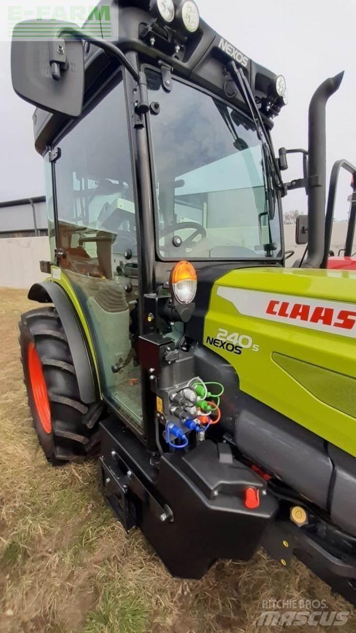 CLAAS nexos 240s الجرارات