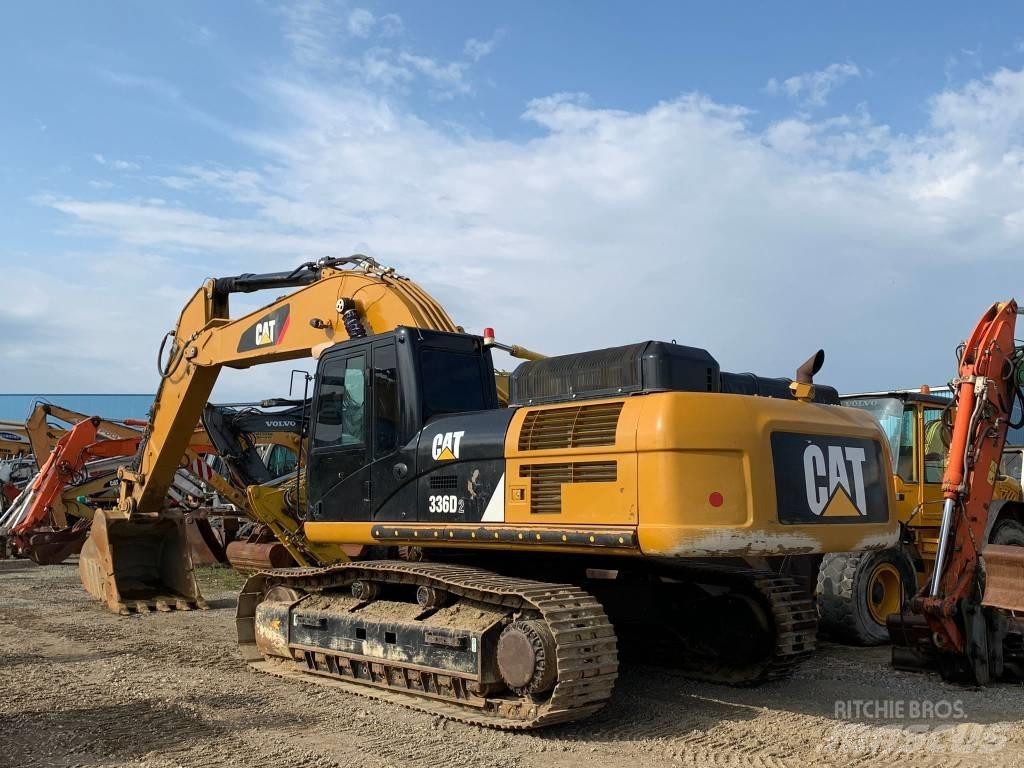 CAT 336D2 حفارات زحافة