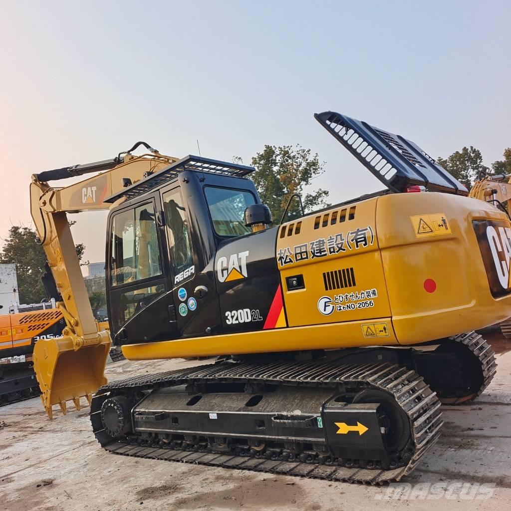CAT 320 D حفارات زحافة