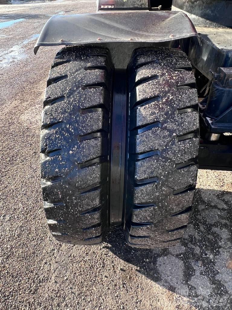 Hitachi ZX 130 W حفارات بعجل