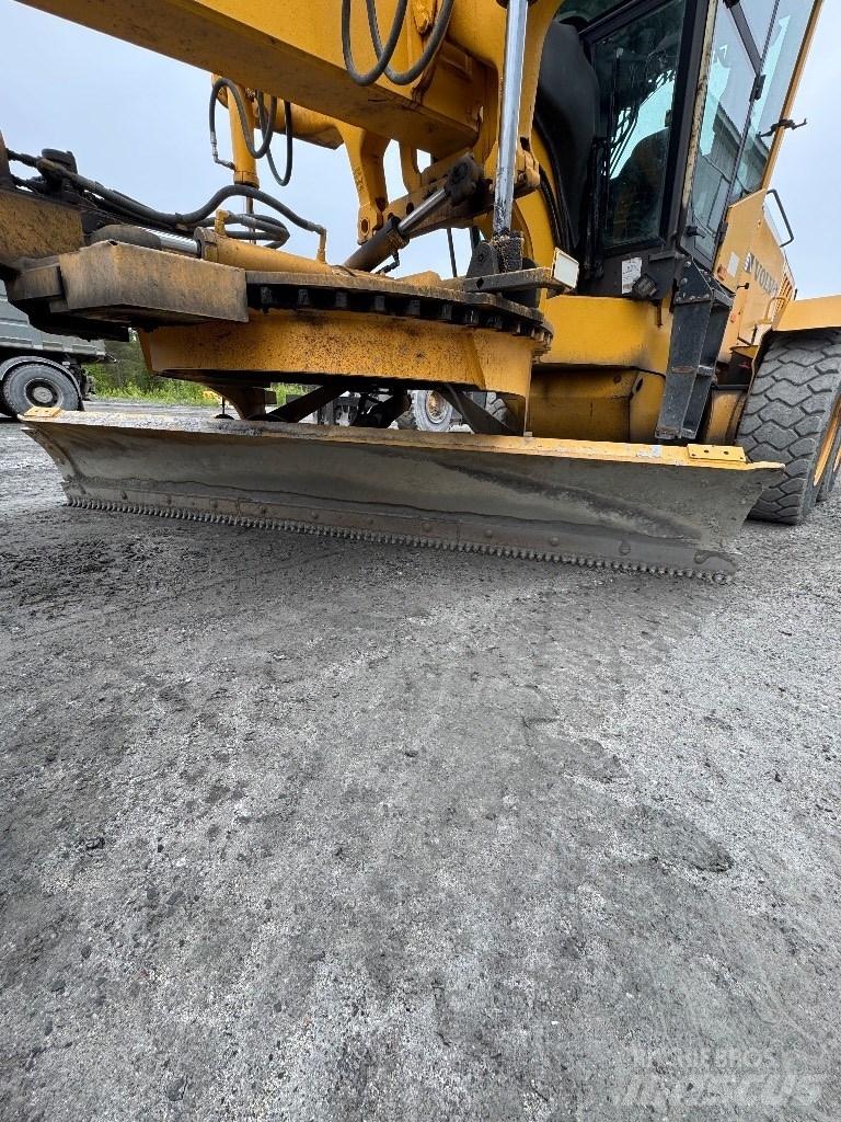 Volvo G 930 معدات تمهيد الطرق