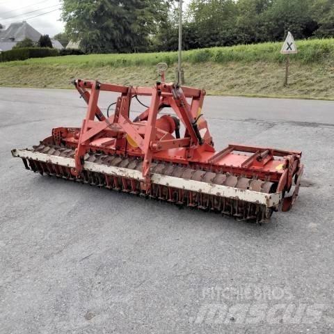 Kuhn HR 3001D الكاسحات وقلابات التربة ذات المحركات