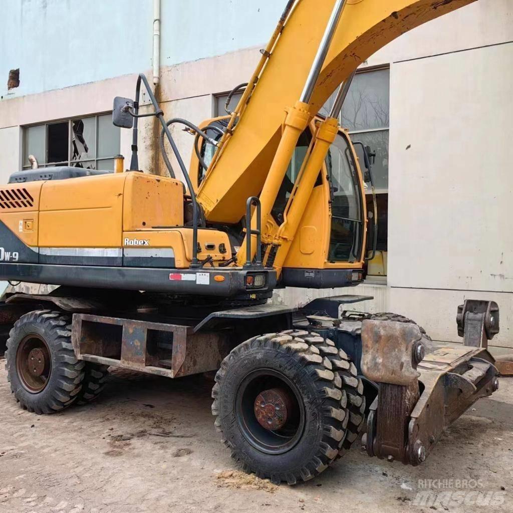 Hyundai 210-9 حفارات بعجل