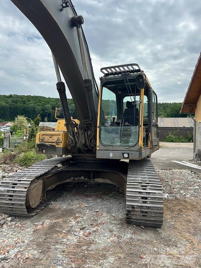 Volvo ec240B NLC حفارات خاصة