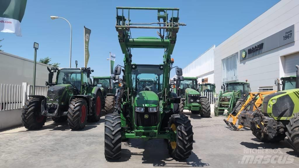 John Deere 5115R الجرارات