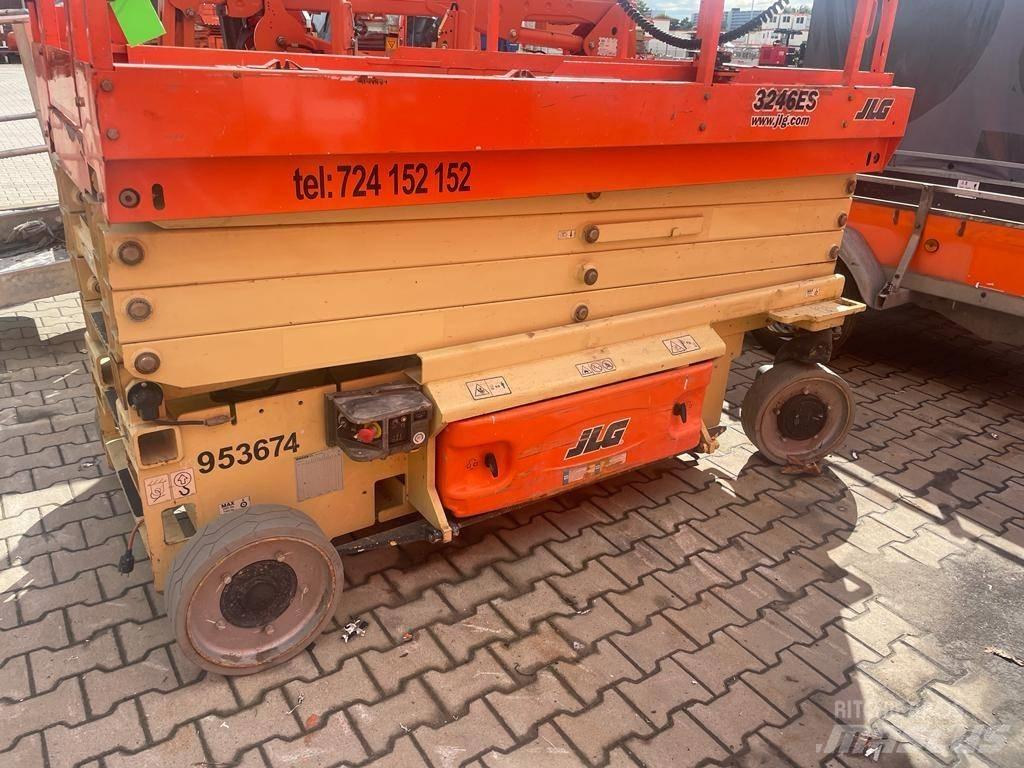 JLG 3246 ES رافعات مقصية الشكل