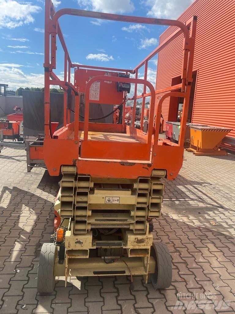 JLG 3246 ES رافعات مقصية الشكل